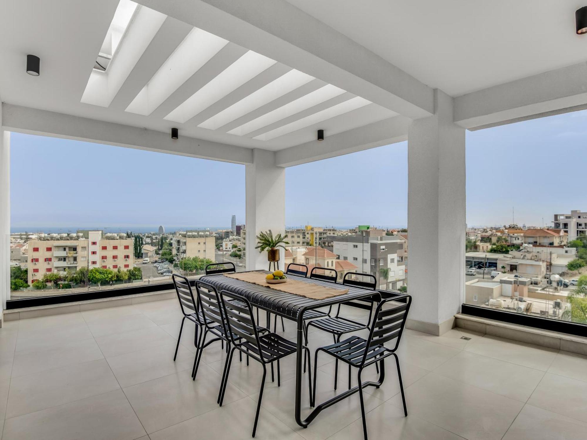 Sanders Elgio Limassol Quarto foto