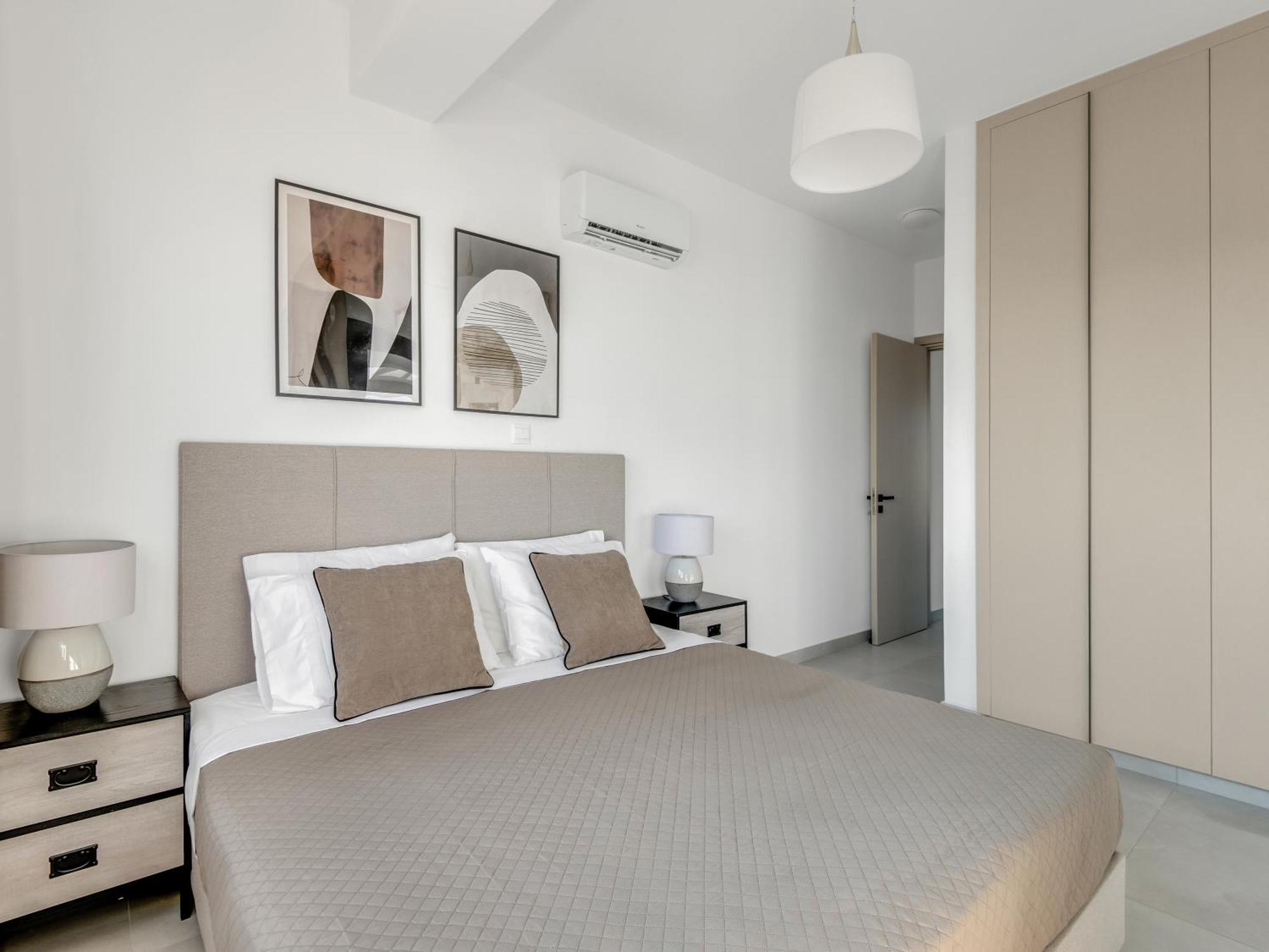 Sanders Elgio Limassol Quarto foto