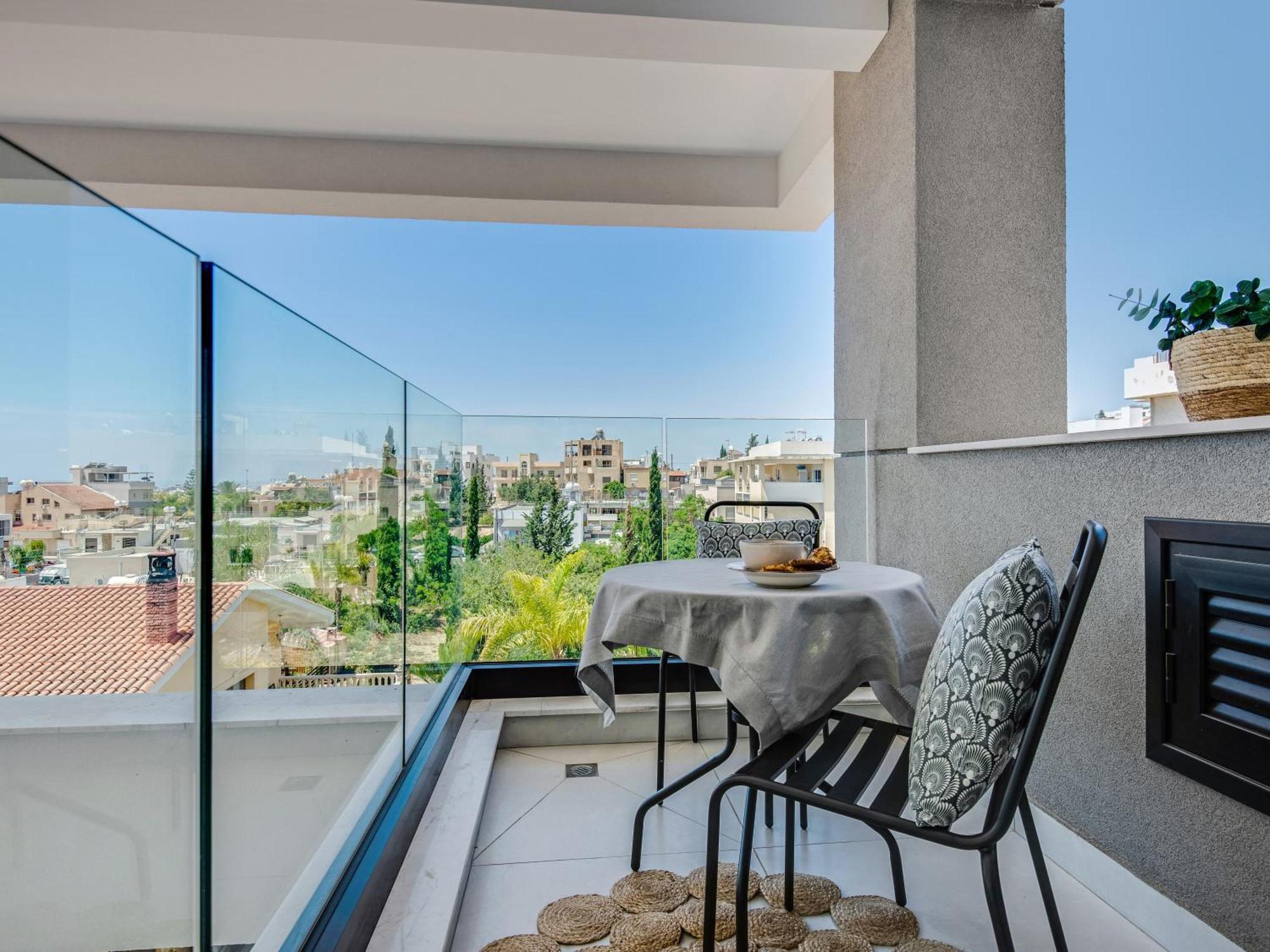 Sanders Elgio Limassol Quarto foto